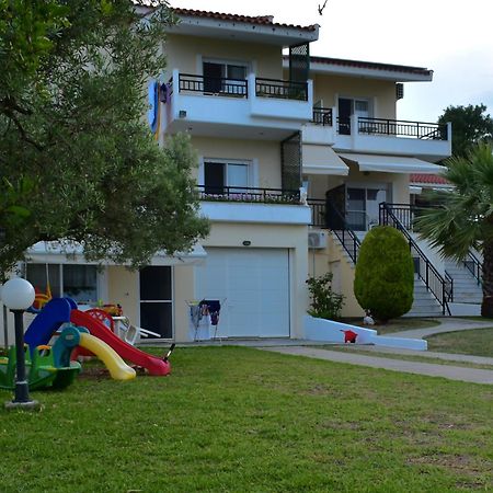 Elegant Maisonettes Elena Nea Poteidaia Exterior photo
