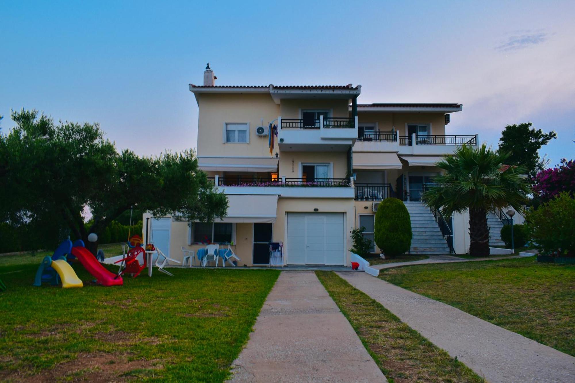 Elegant Maisonettes Elena Nea Poteidaia Exterior photo