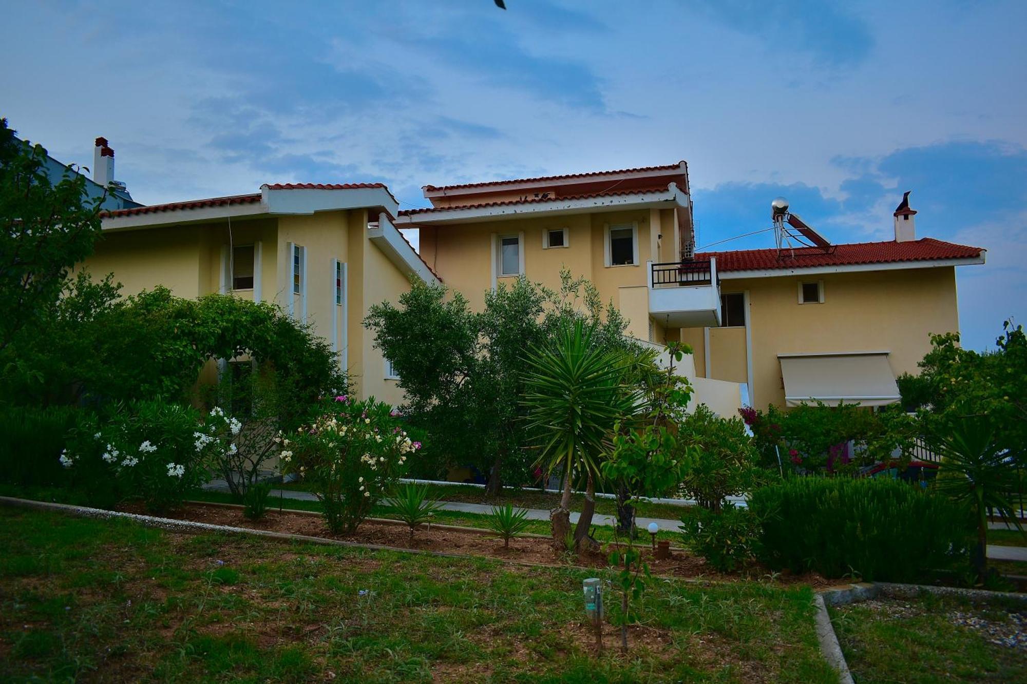 Elegant Maisonettes Elena Nea Poteidaia Exterior photo